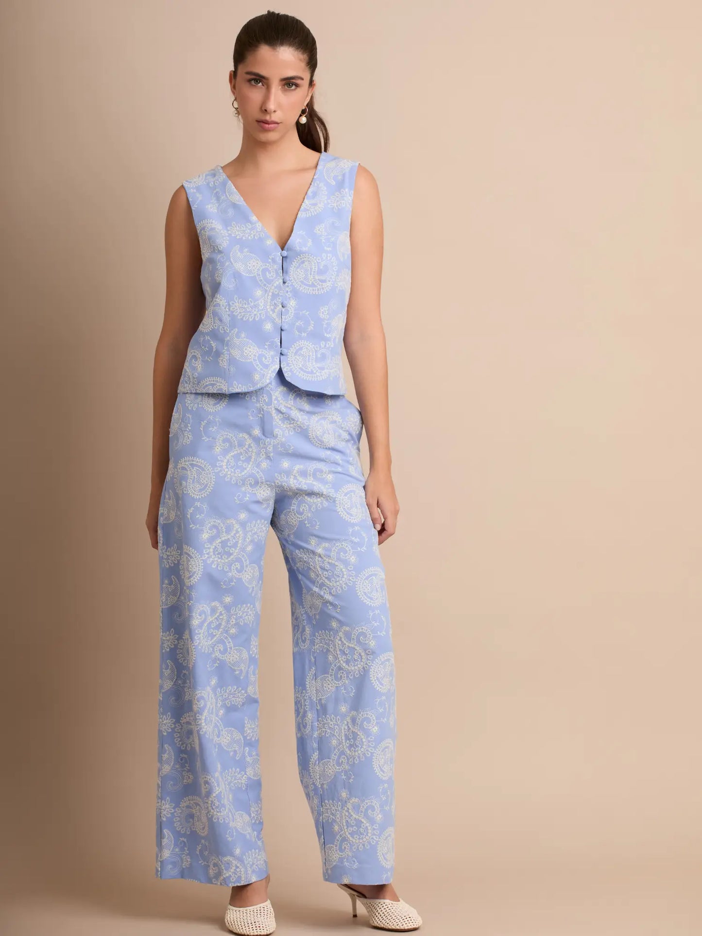 Chaleco Blusa Chela Baby Blue con Diseño Estructurado y Estilo Vintage