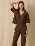 Blusa elegante de corte v  manga corta y ancha 
