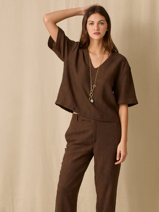 Blusa elegante de corte v  manga corta y ancha 