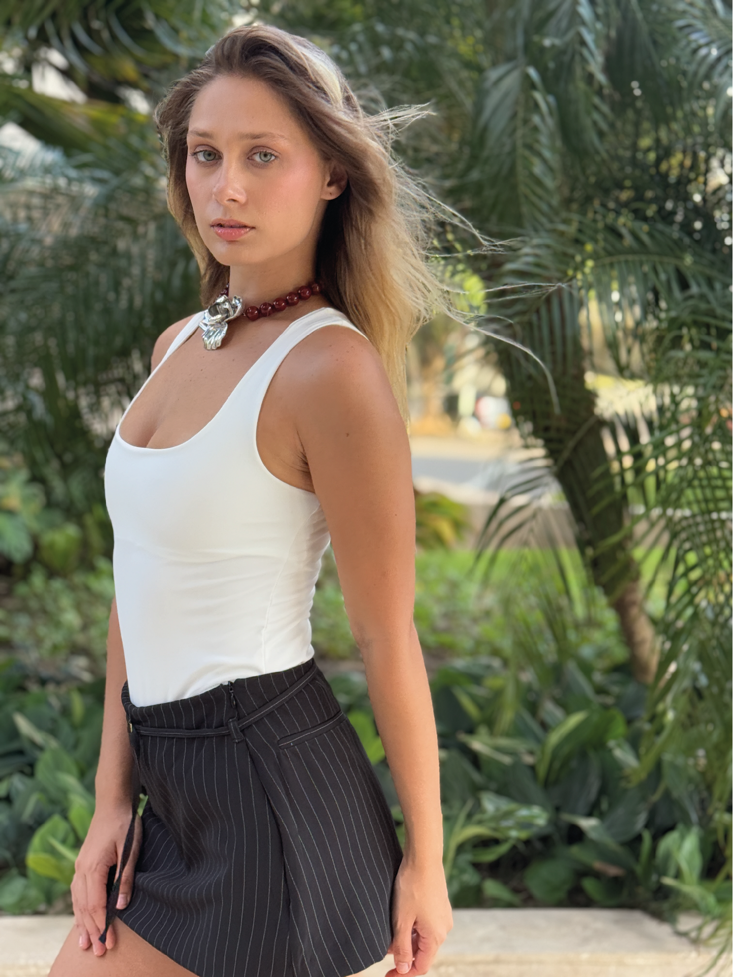 Falda Corta Canela Negro