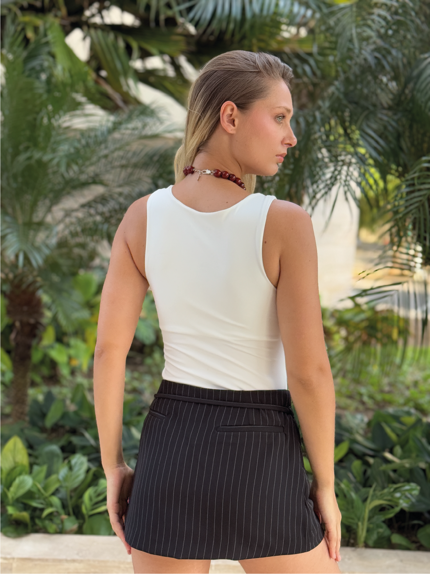 Falda Corta Canela Negro
