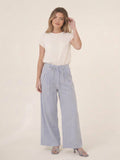 Pantalon Megan baby blue con silueta palazzo, cintura ajustable y caida fluida