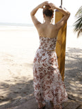 Esta falda es de corte largo, tipo maxi, confeccionada en una tela ligera ideal para climas cálidos. Presenta un estampado floral en tonos marrones sobre fondo blanco, lo que le da un estilo fresco y veraniego. Tiene un diseño de cintura alta con pretina plana que estiliza la figura y caída fluida con ligero vuelo, aportando movimiento al caminar. Es una prenda cómoda y elegante, perfecta para looks de playa o escapadas tropicales.

Detalles:

Color: Blanco

Material: 100% Lyocel
